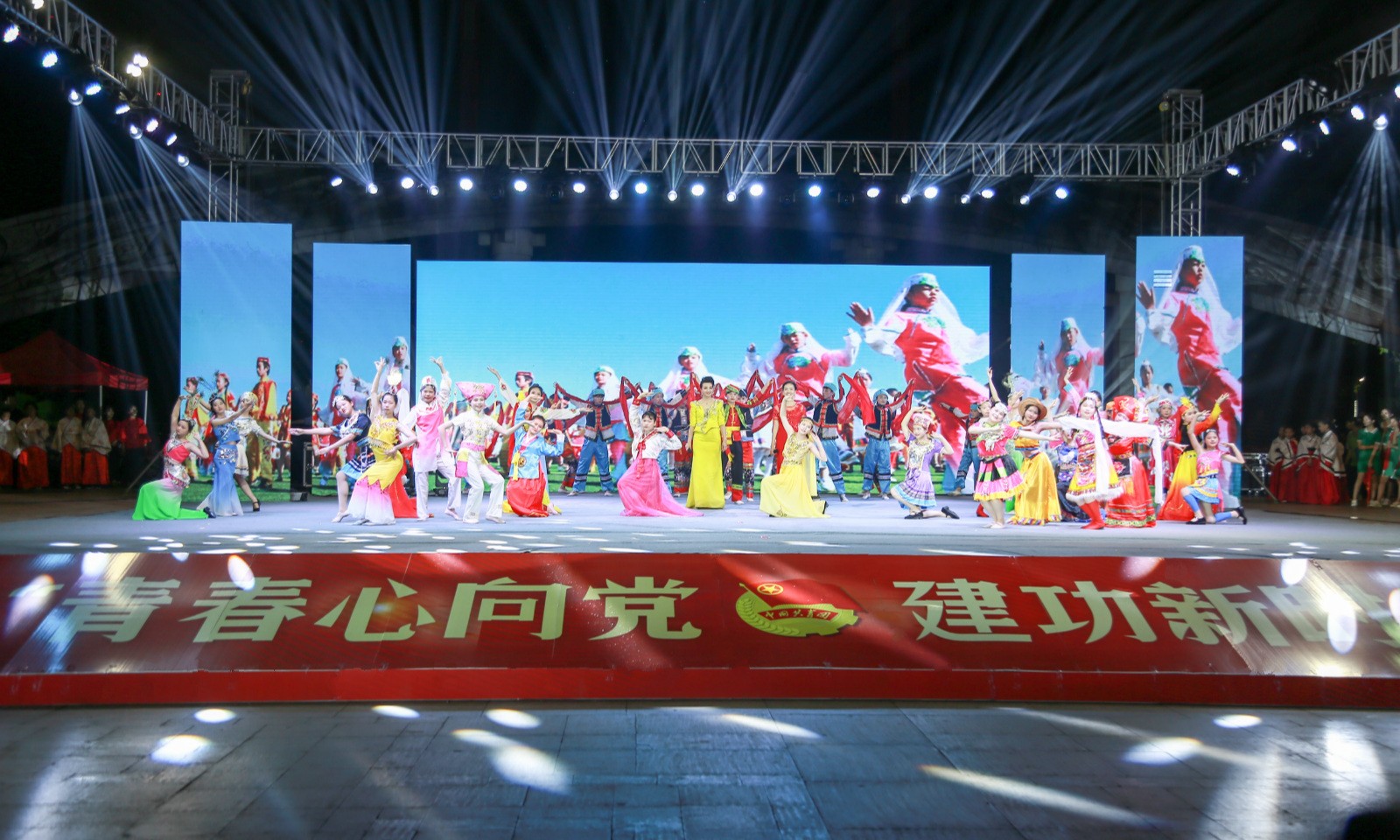 TIYU参与2019年纪念五四运动100周年主题颁奖晚会表演